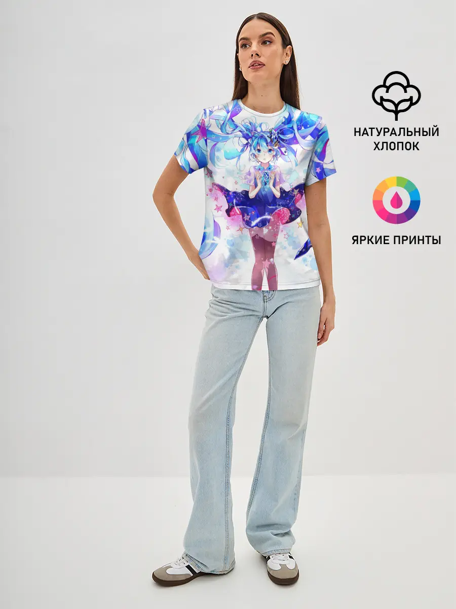 Женская базовая футболка / Хацуне Мику на красочном фоне