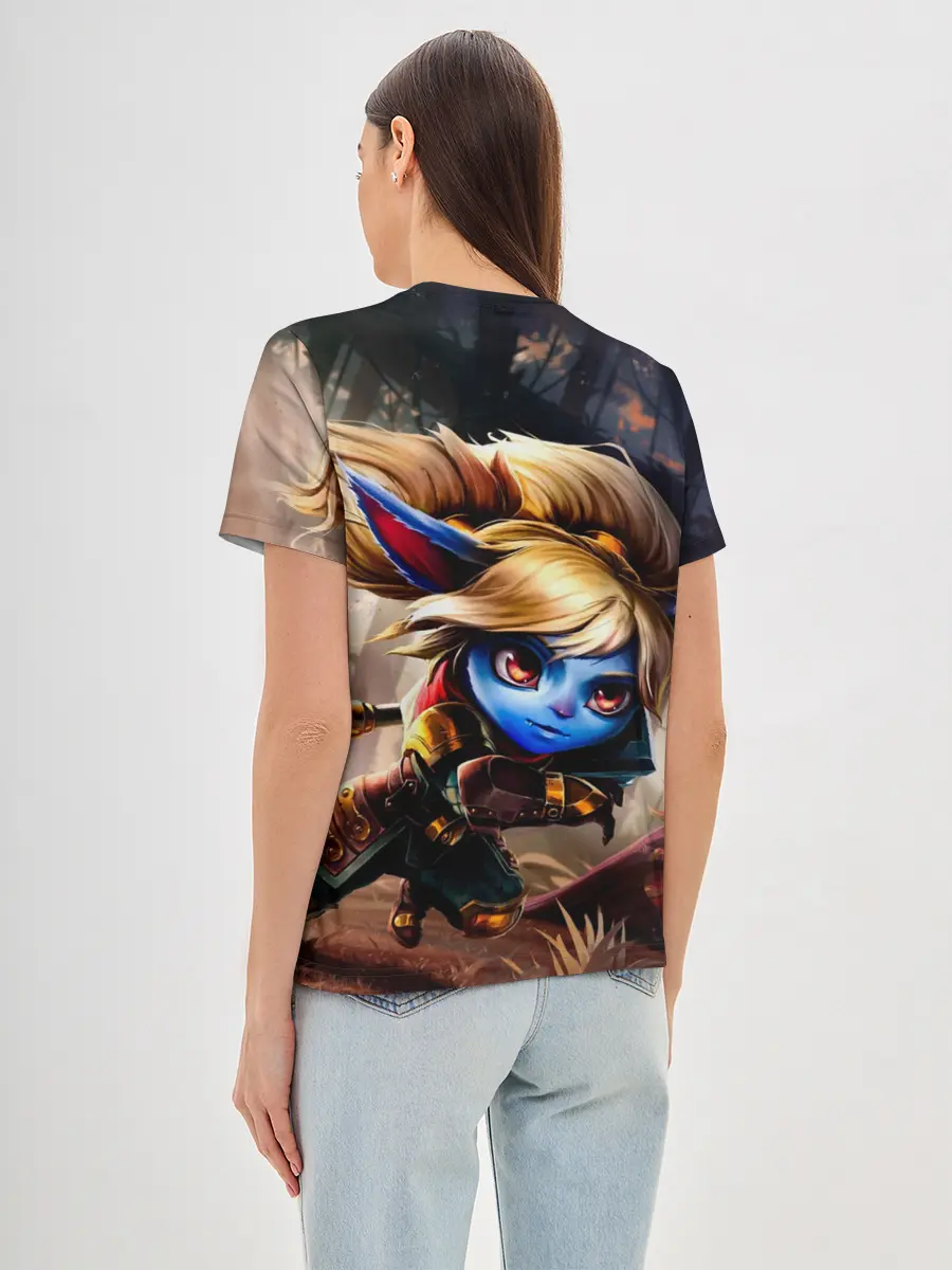 Женская базовая футболка / Поппи Хранительница молота