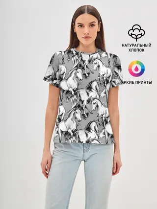 Женская базовая футболка / Белые лошади