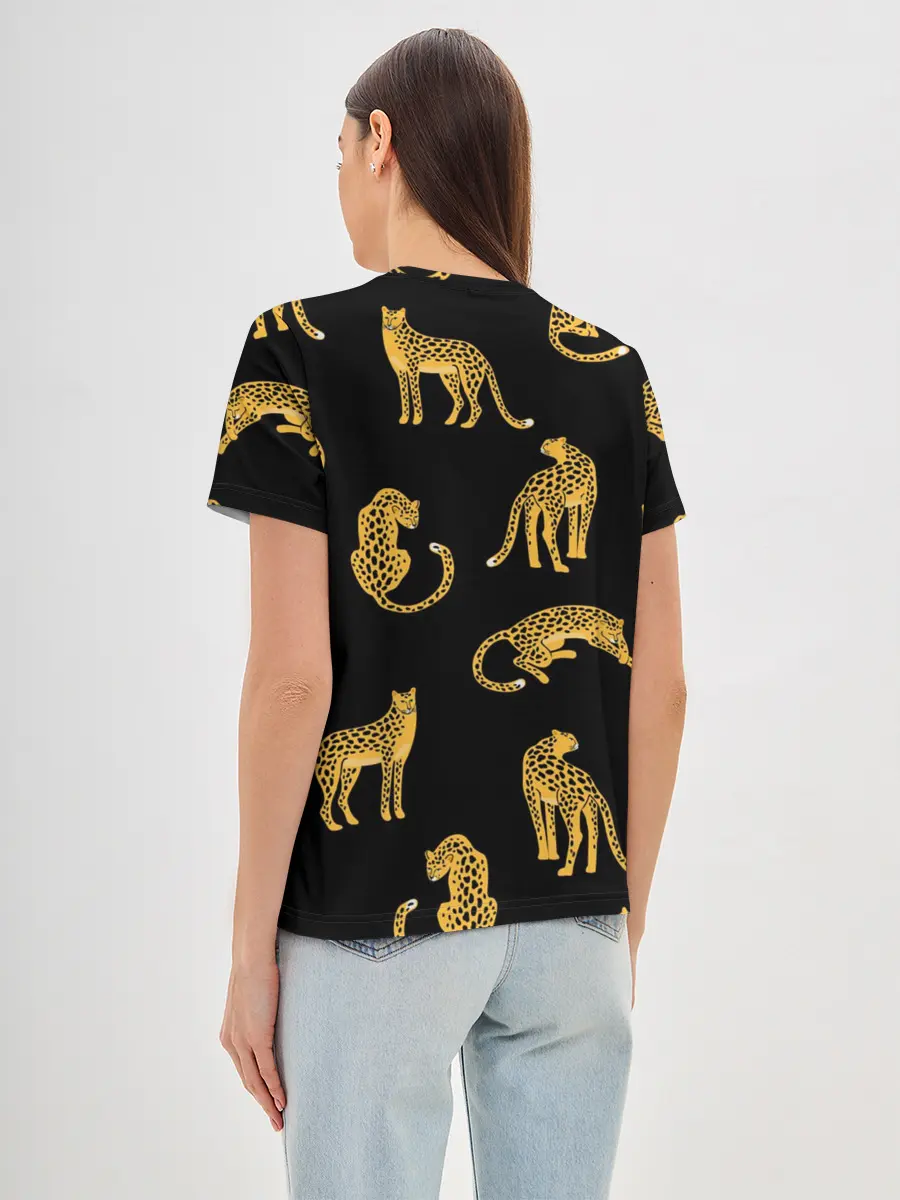 Женская базовая футболка / Леопарды