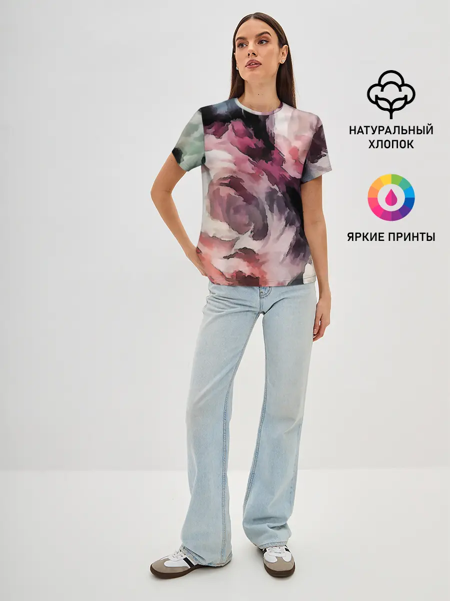 Женская базовая футболка / Абстрактные розы