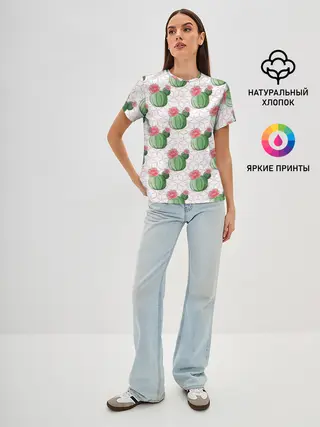 Женская базовая футболка / Паттерн из кактусов