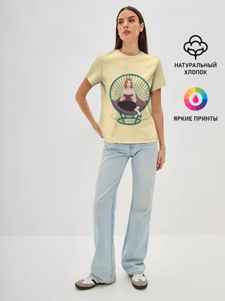 Женская базовая футболка / Королева на троне