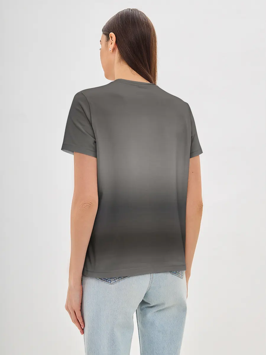 Женская базовая футболка / Мопс в кепке