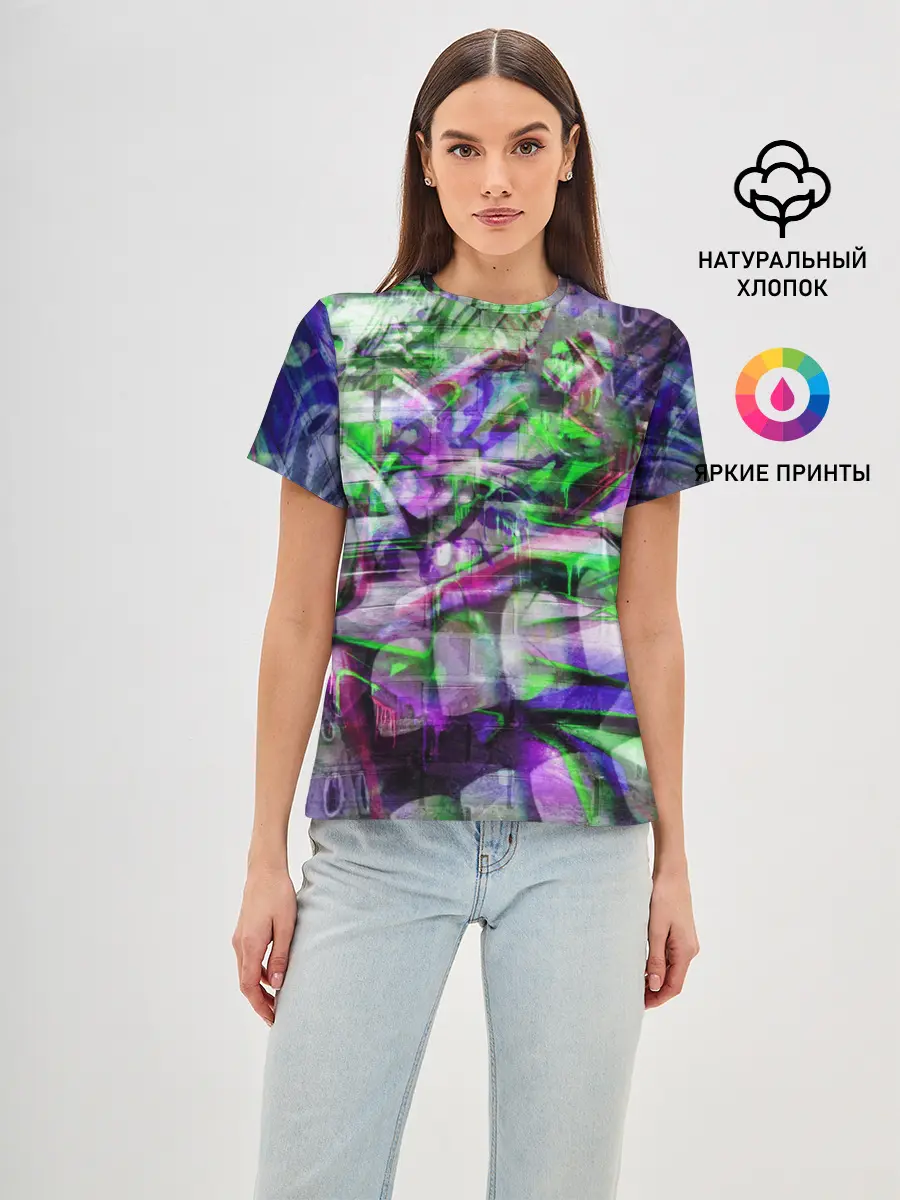 Женская базовая футболка / Граффити на стене