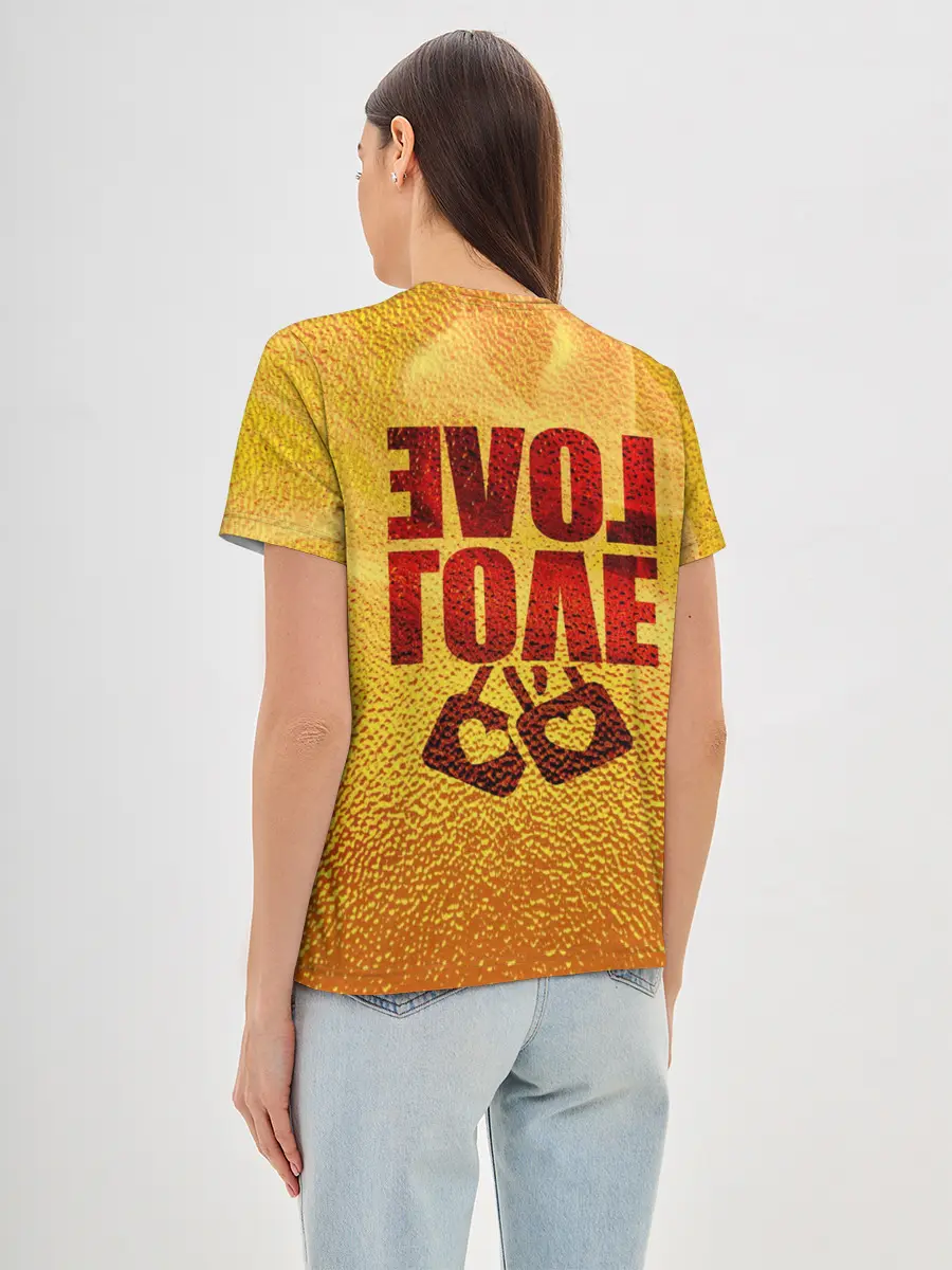 Женская базовая футболка / LOVE