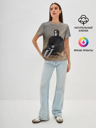 Женская базовая футболка / Сидячий Скелет