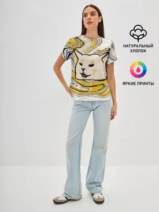 Женская базовая футболка / woman yelling at cat