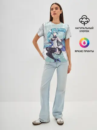 Женская базовая футболка / Хацуне Мику с крыльями