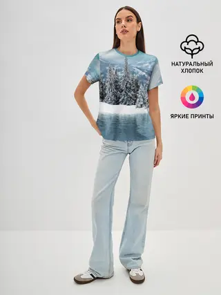 Женская базовая футболка / Зимний лес