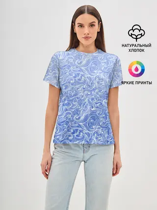 Женская базовая футболка / Волны на голубом фоне
