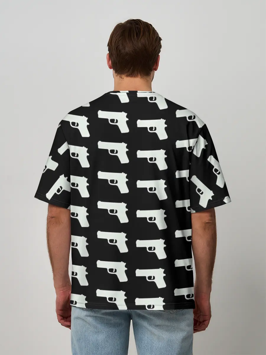 Мужская футболка оверсайз / Пистолеты