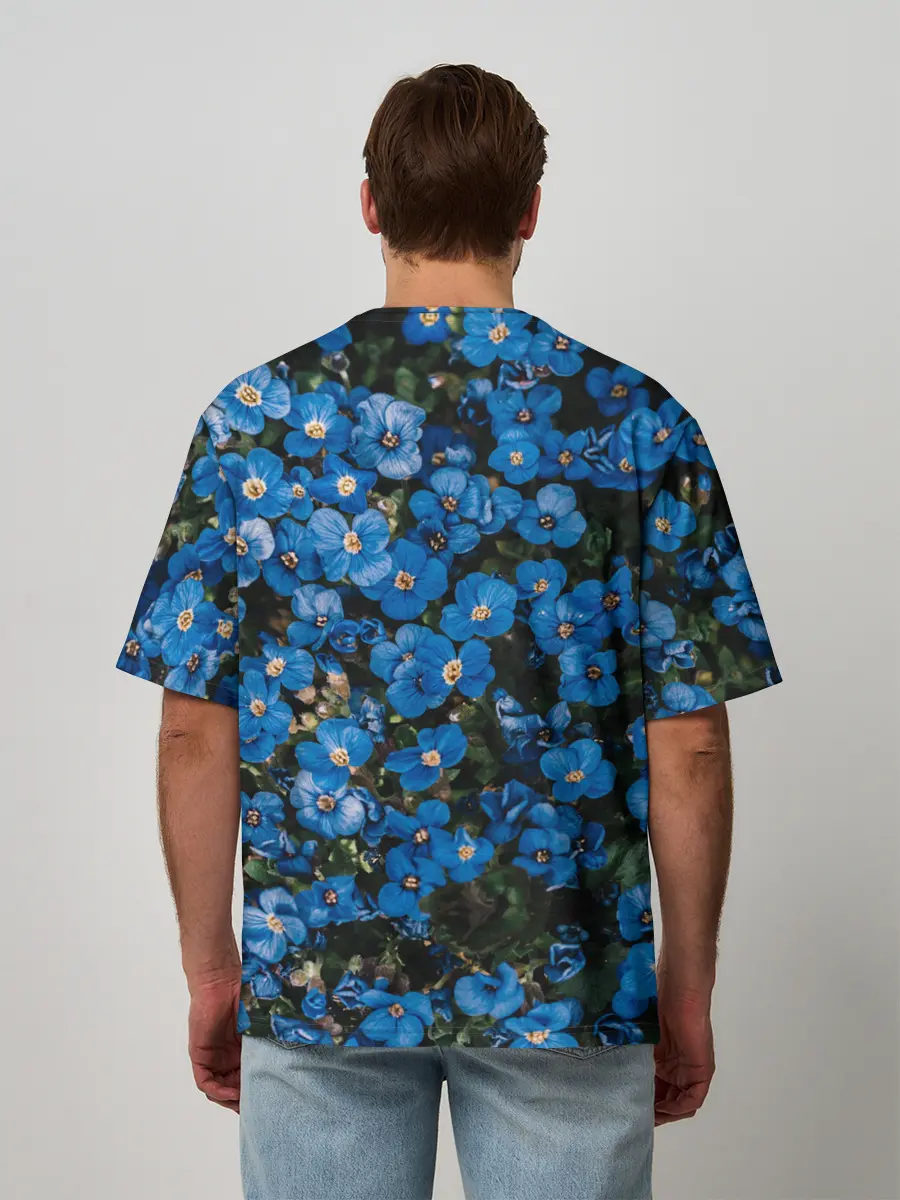 Мужская футболка оверсайз / Поле синих цветов фиалки лето