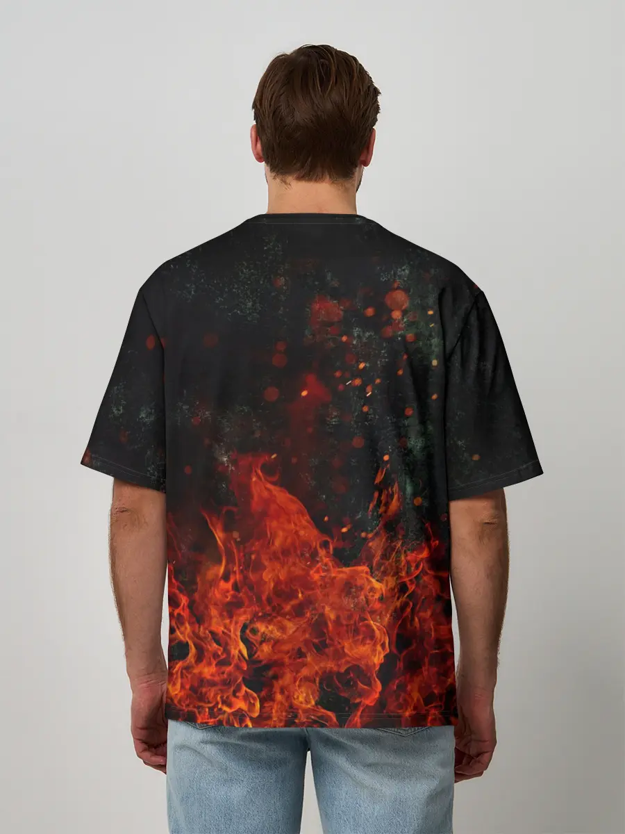 Мужская футболка оверсайз / Олень в горящем лесу Сибири