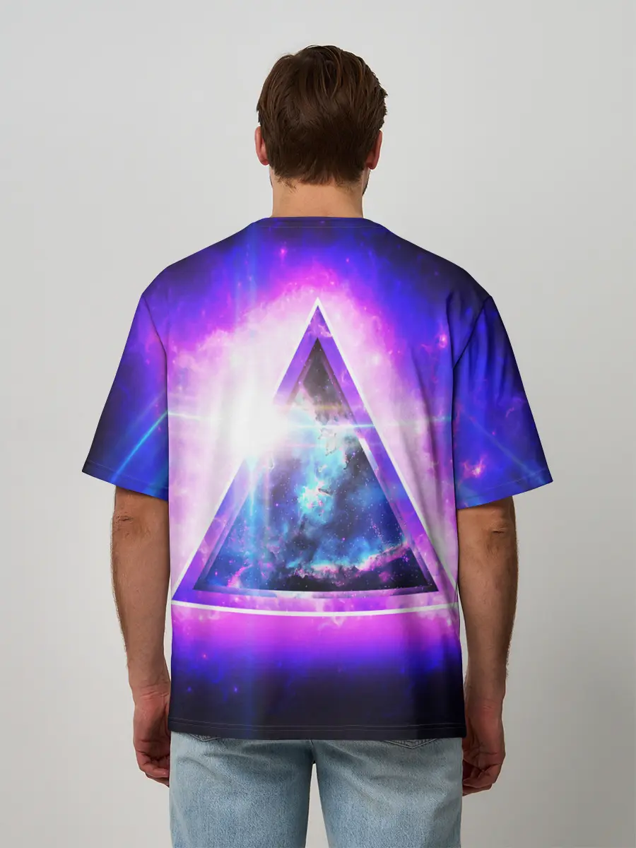 Мужская футболка оверсайз / КОСМИЧЕСКИЙ ТРЕУГОЛЬНИК