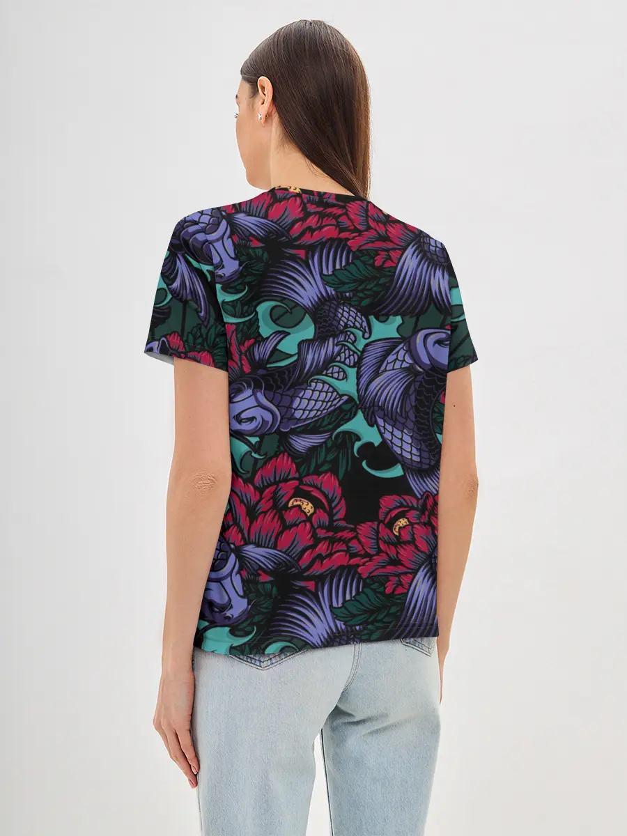 Женская базовая футболка / Японские карпы