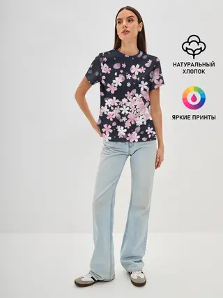 Женская базовая футболка / Сакура