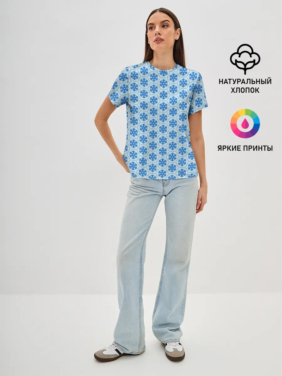 Женская базовая футболка / Снежинки