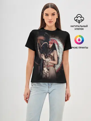 Женская базовая футболка / Девушка с лошадью