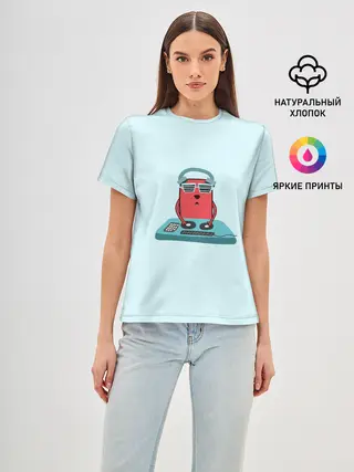 Женская базовая футболка / Воспроизведение