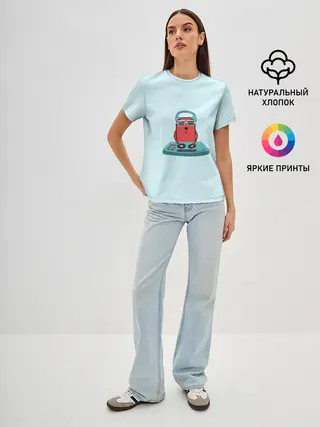 Женская базовая футболка / Воспроизведение