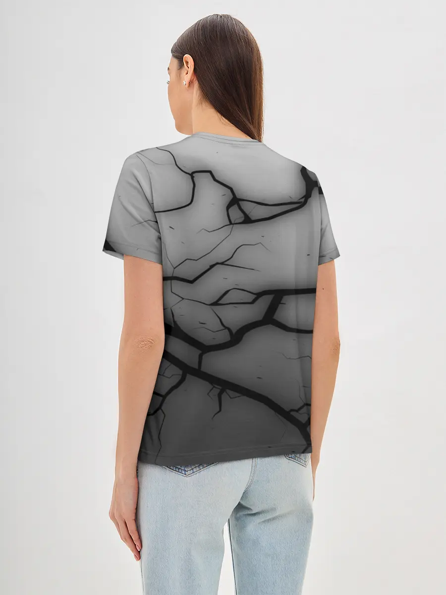 Женская базовая футболка / DAYZ