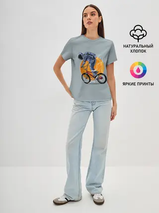 Женская базовая футболка / Космический велосипедист