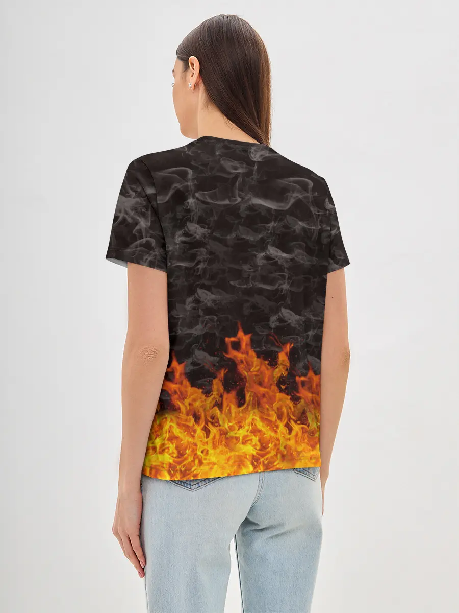 Женская базовая футболка / Вечеринка у скелетов