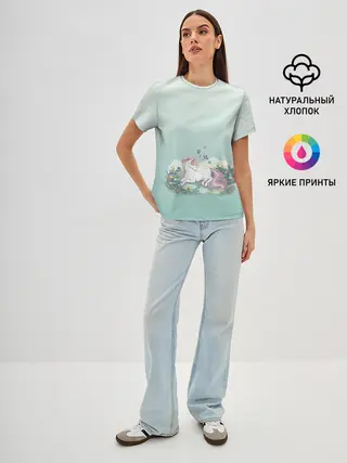 Женская базовая футболка / единорог с бабочками