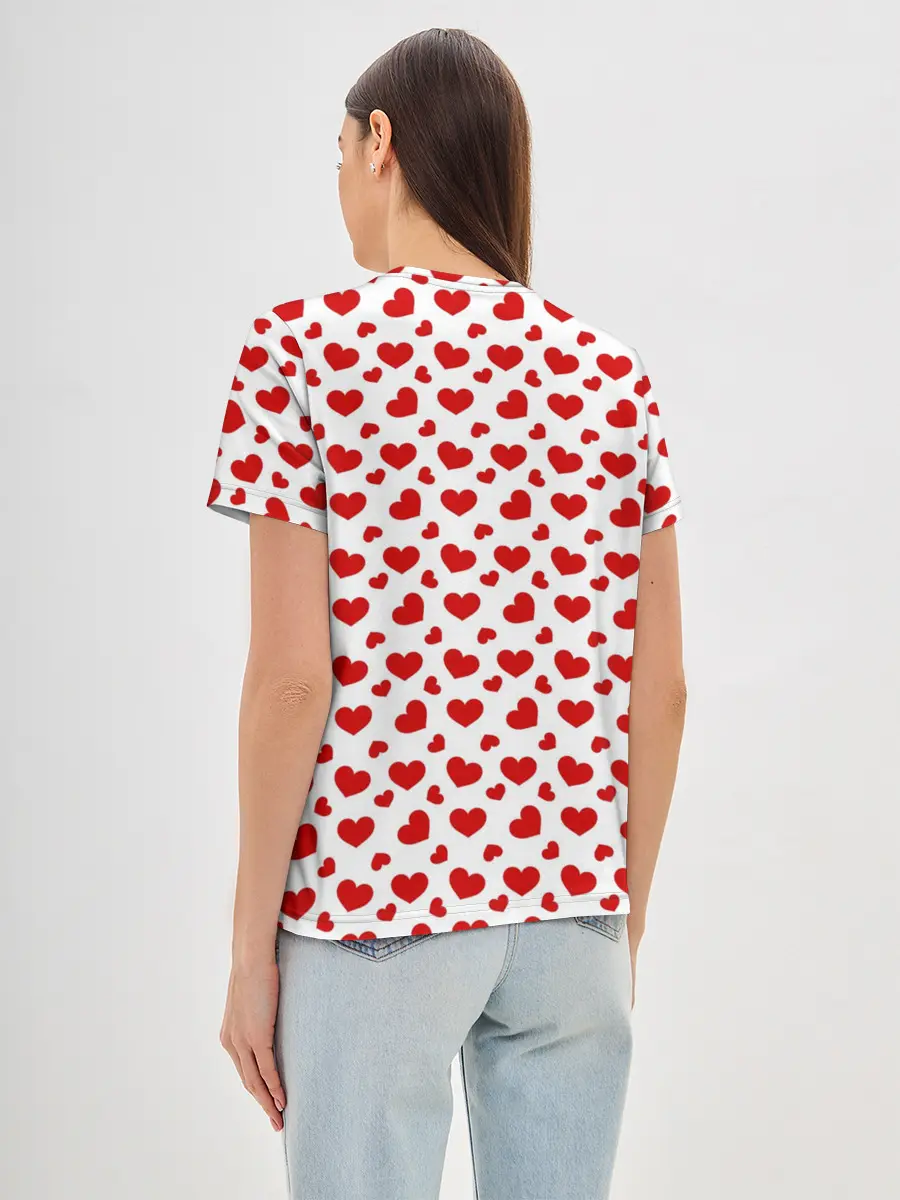 Женская базовая футболка / Сердечки