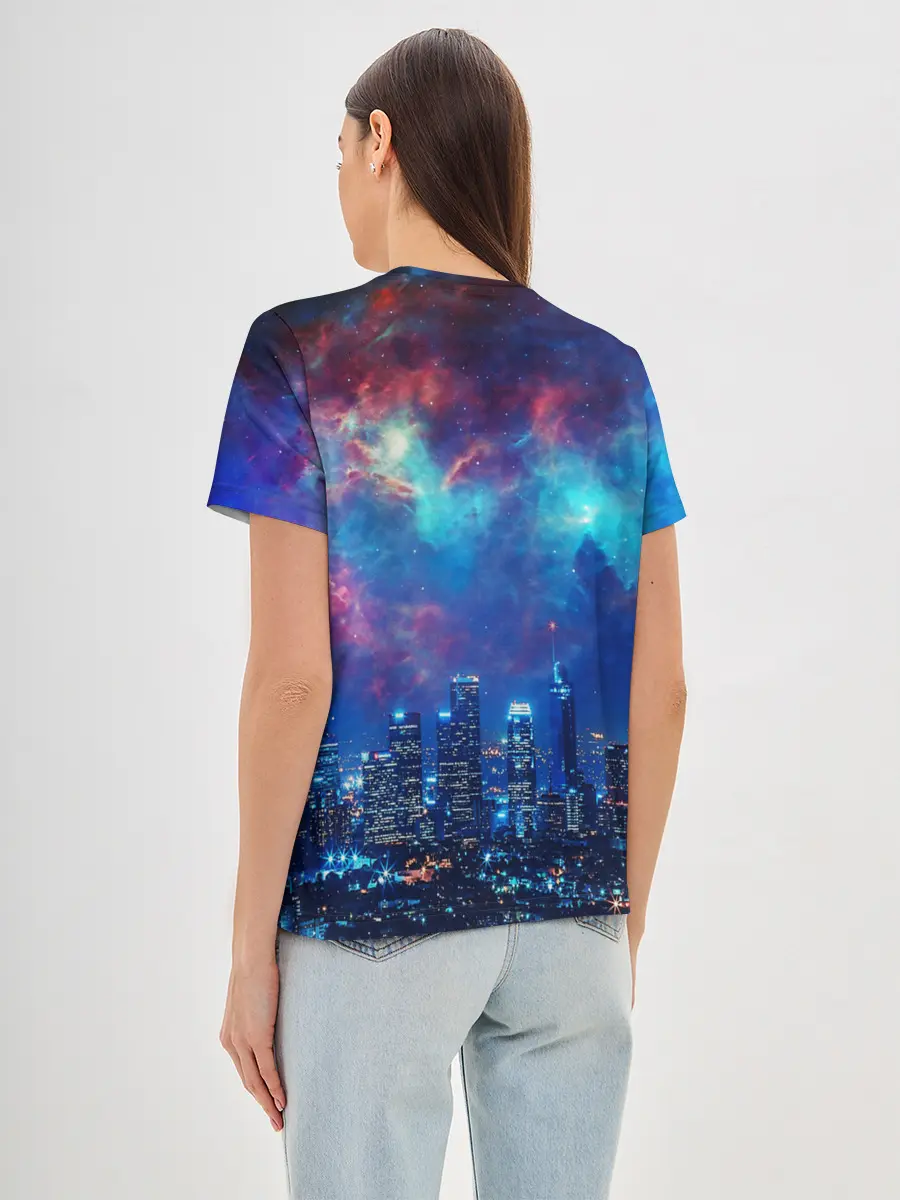 Женская базовая футболка / НОЧЬ В ГОРОДЕ