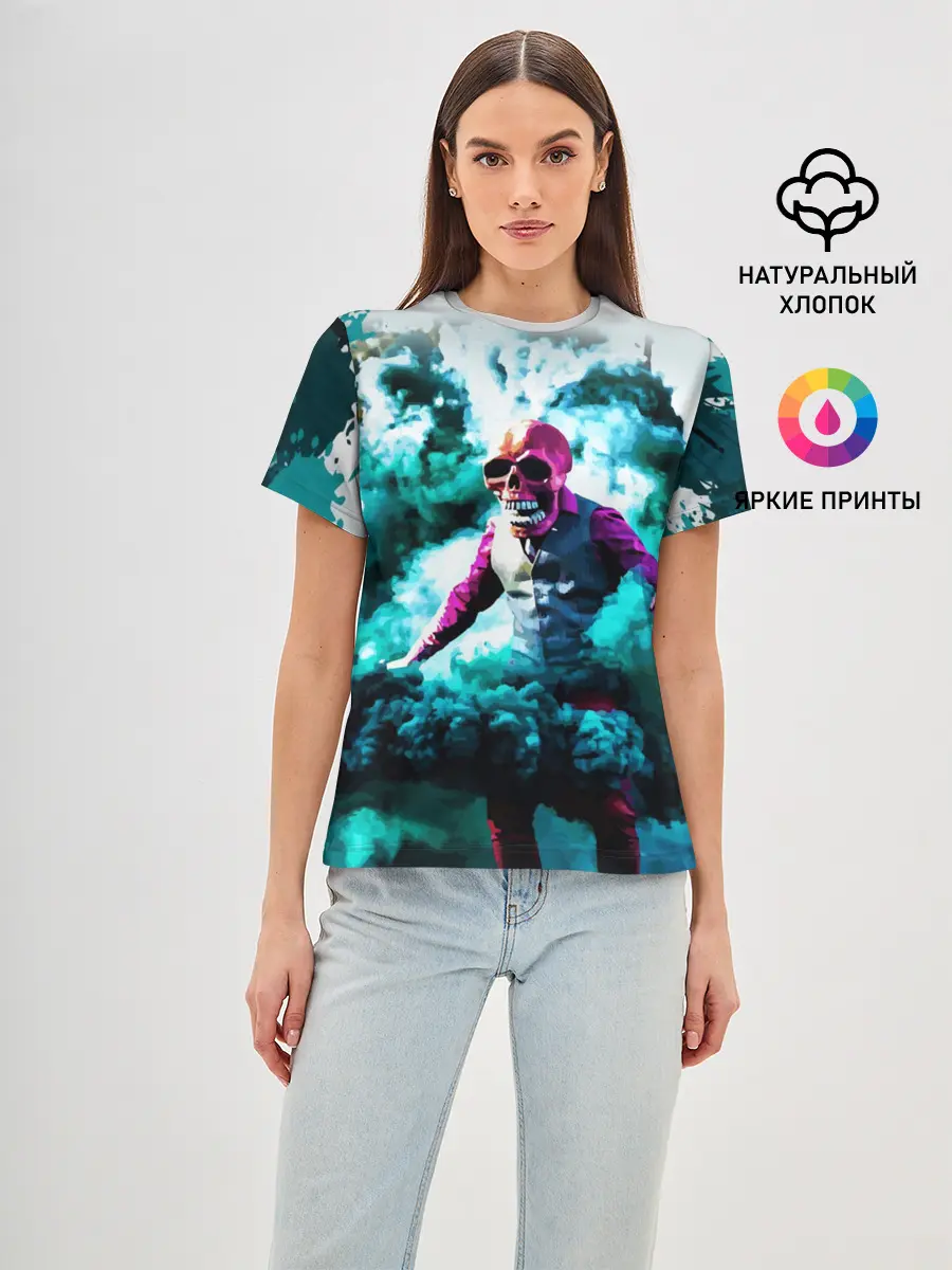 Женская базовая футболка / Череп в дыму