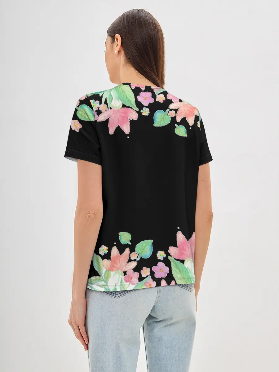 Женская базовая футболка / Рамка из розовых и зеленых листьев