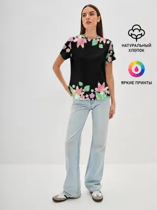 Женская базовая футболка / Рамка из розовых и зеленых листьев