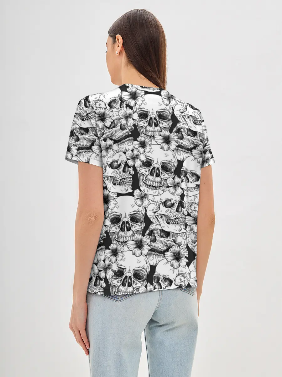 Женская базовая футболка / Черепа