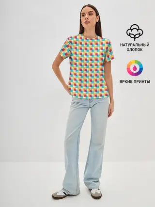 Женская базовая футболка / Красочные кубы