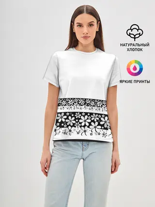 Женская базовая футболка / Черно-белый цветочный принт
