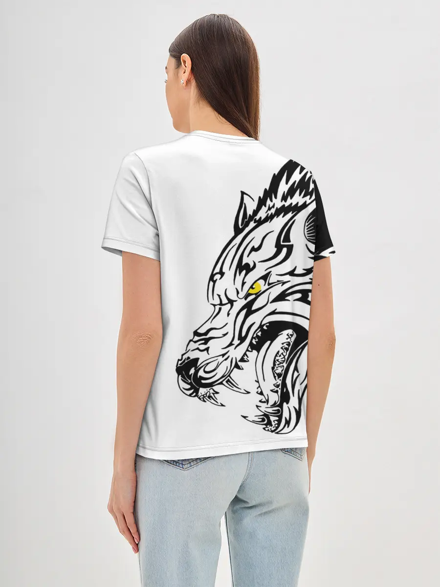 Женская базовая футболка / Человек человеку волк