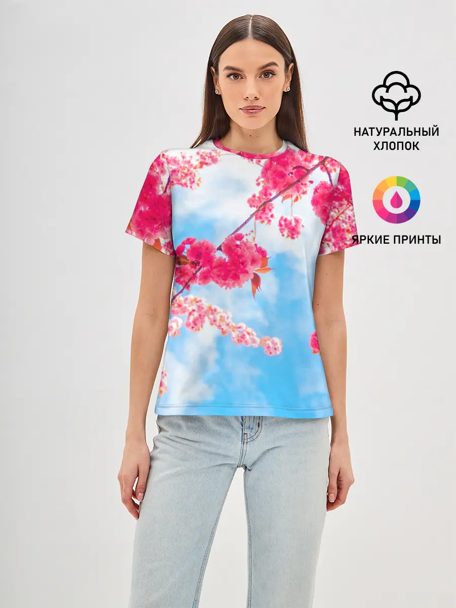 Женская базовая футболка / Цветение Вишни