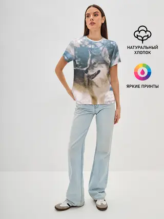 Женская базовая футболка / Волк и снег