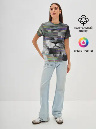 Женская базовая футболка / Glitch lion 2020