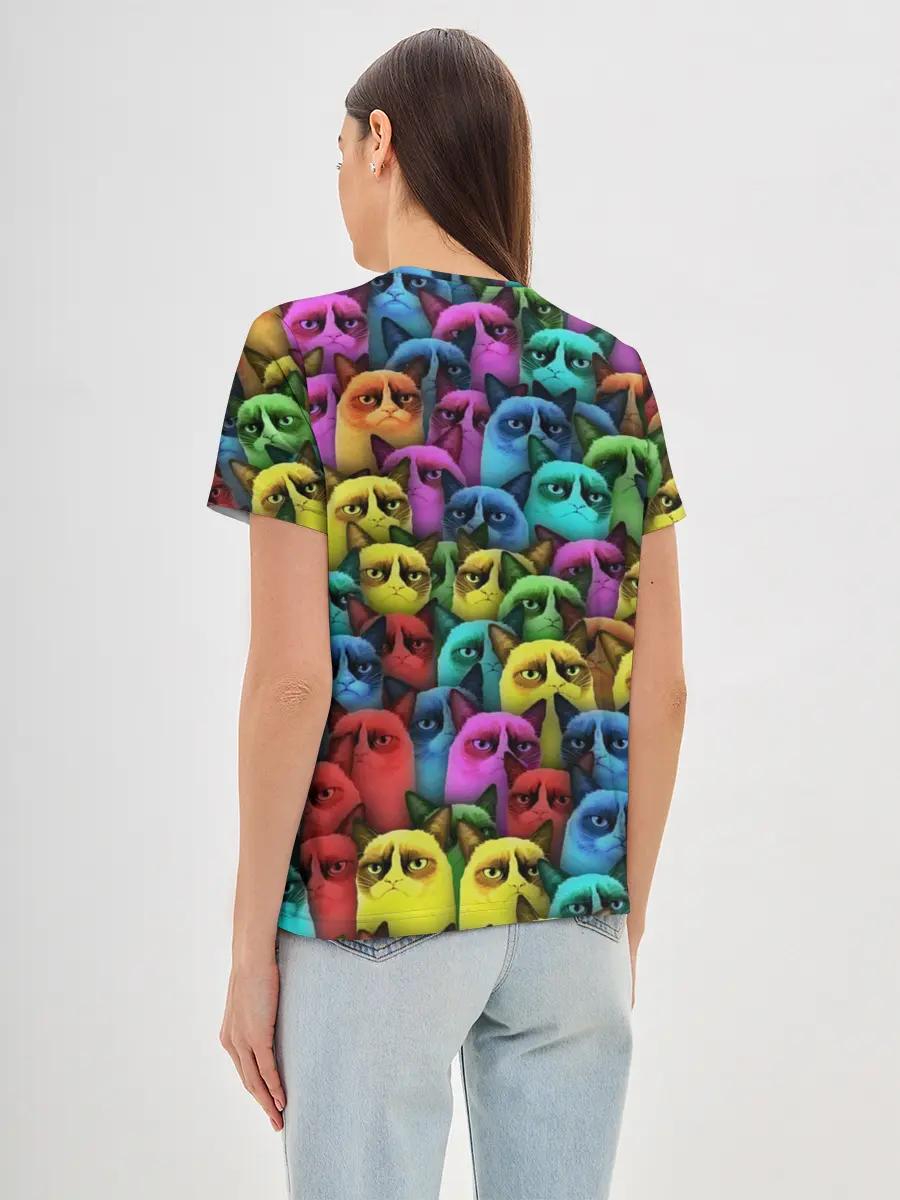 Женская базовая футболка / Разноцветные сердитые коты