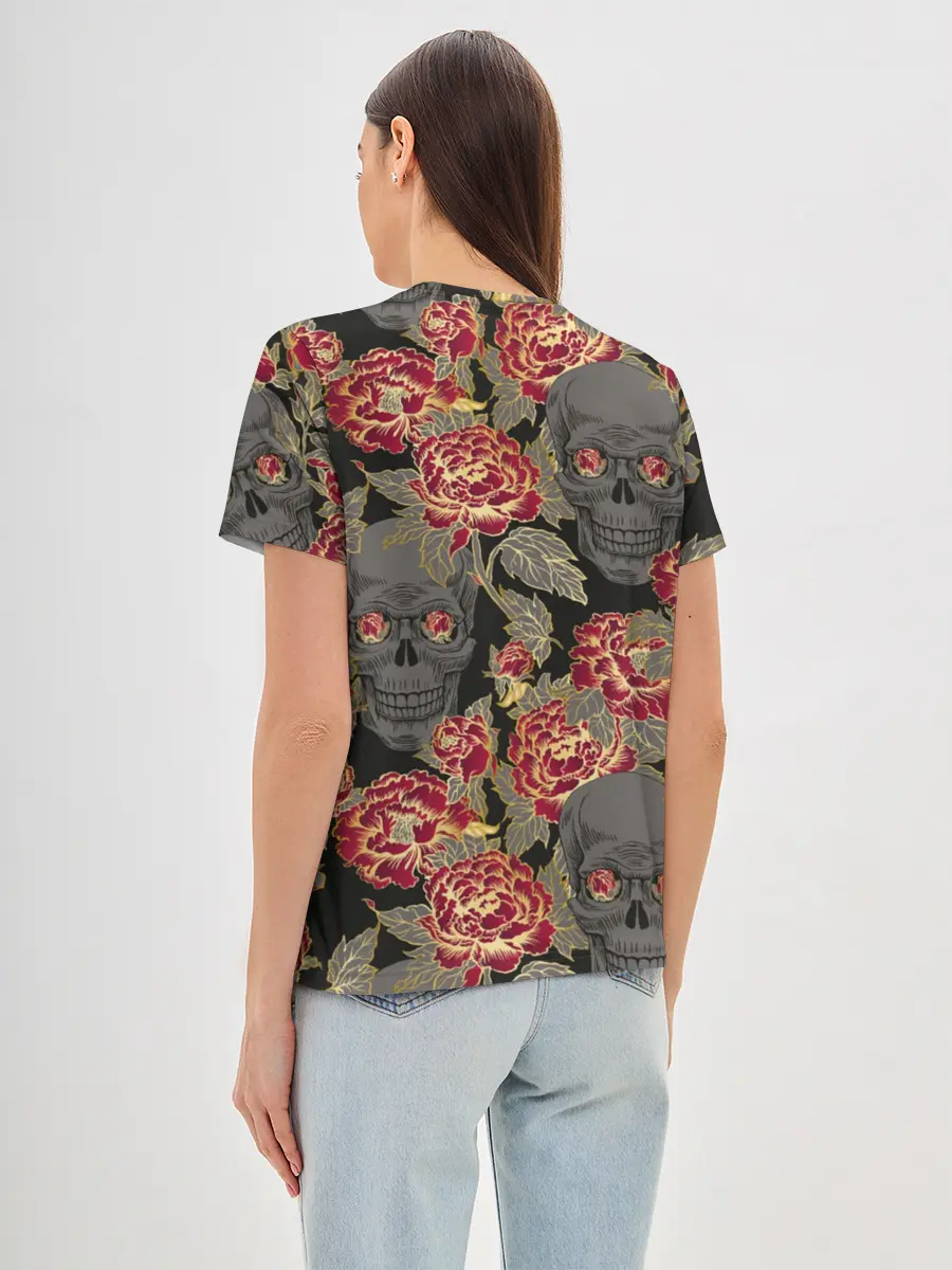 Женская базовая футболка / Черепа и розы
