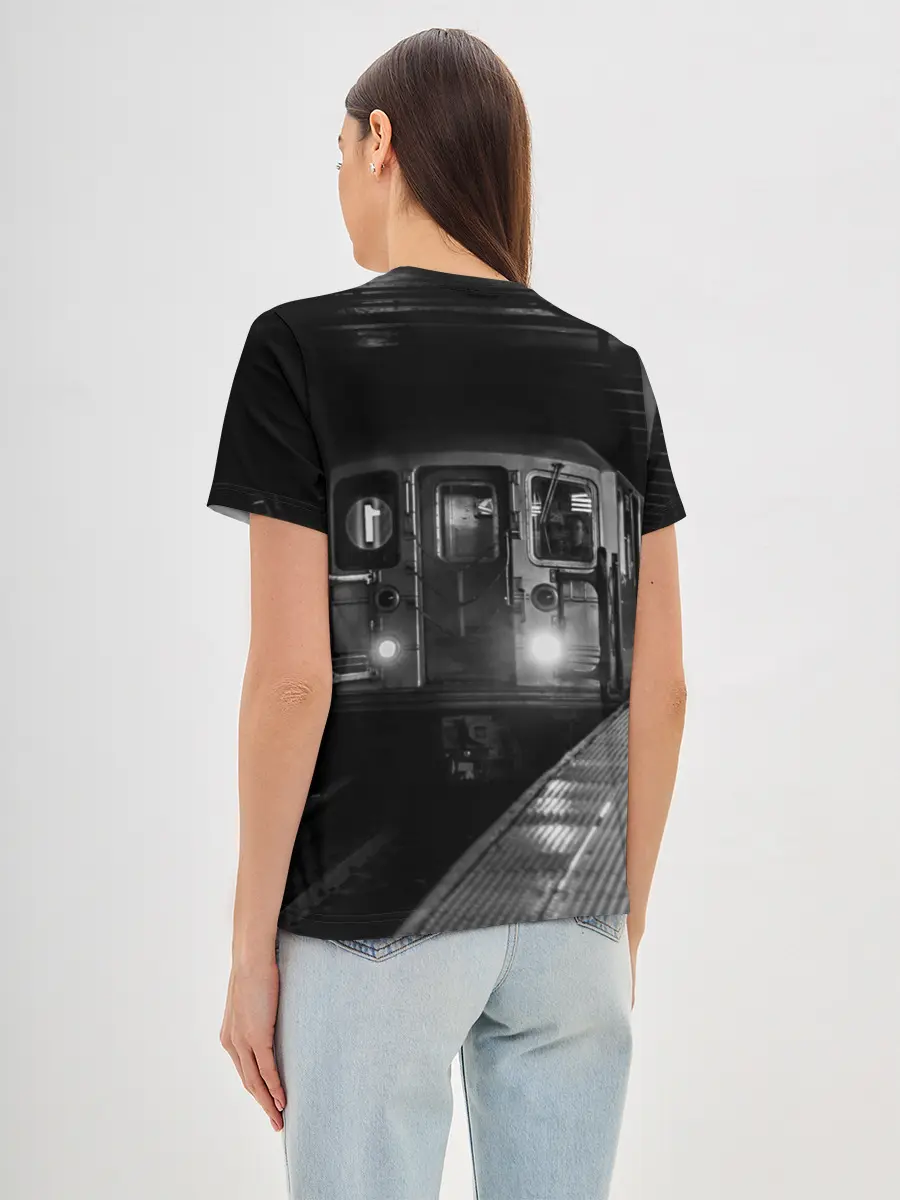 Женская базовая футболка / METRO