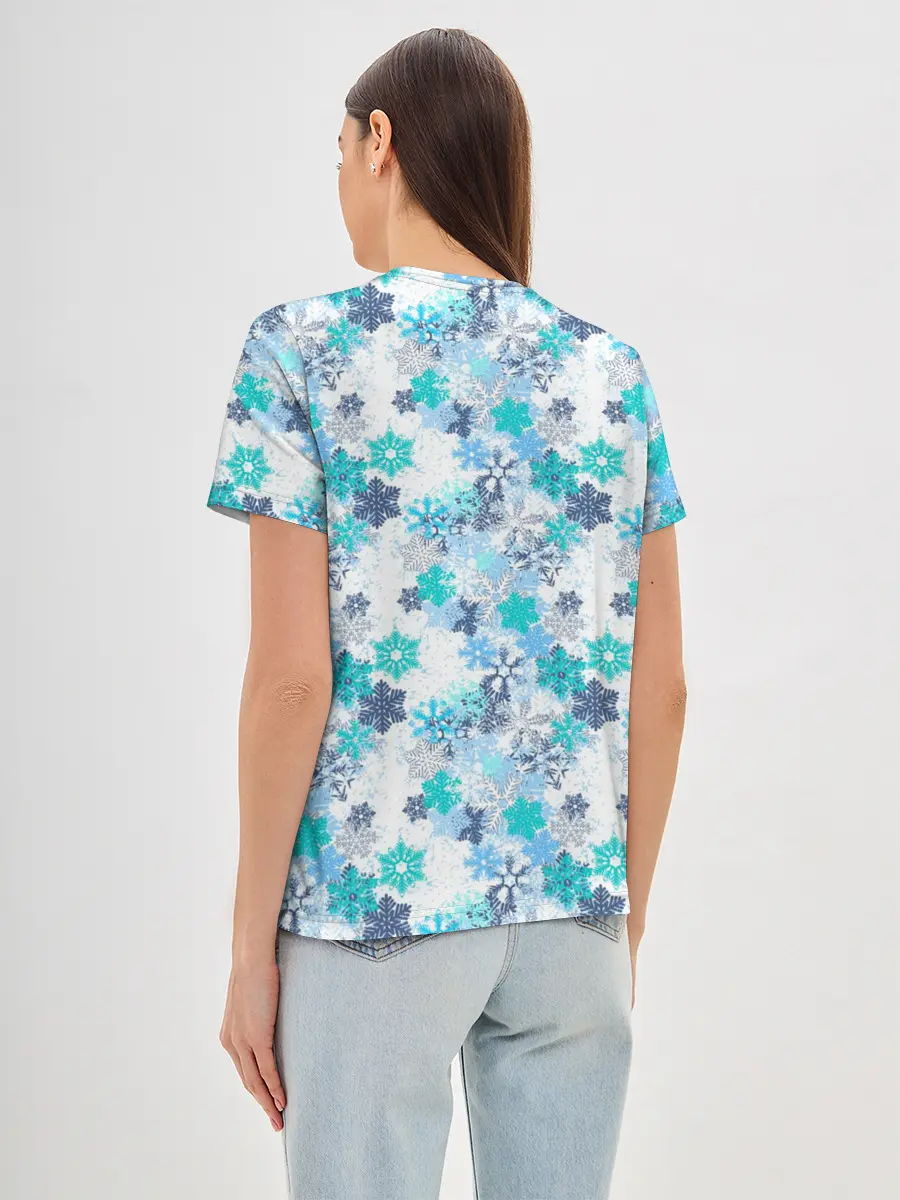Женская базовая футболка / Зимние Снежные Узоры