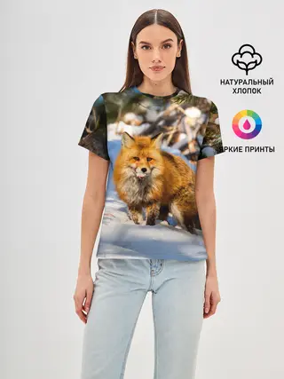 Женская базовая футболка / Лиса в лесу