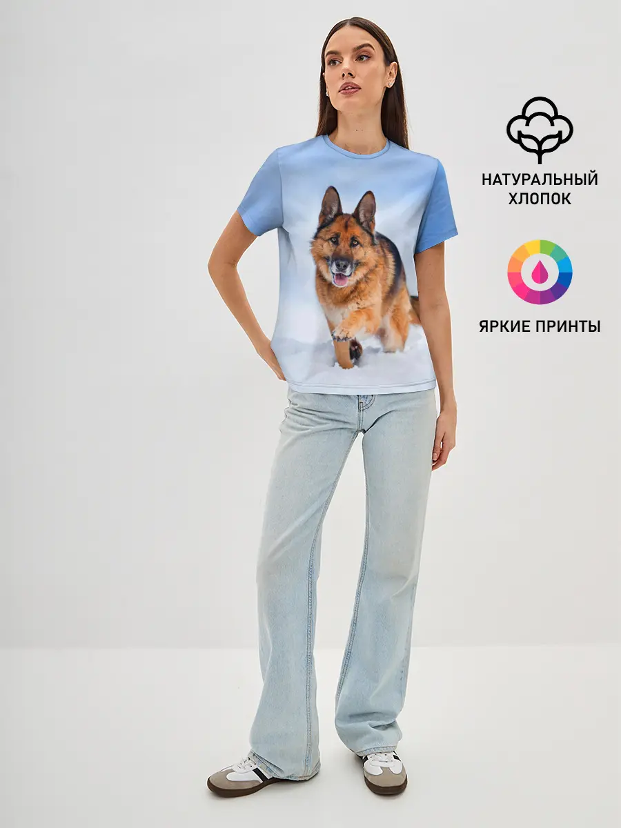 Женская базовая футболка / Овчарка и снег