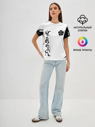 Женская базовая футболка / черный клеывер аниме