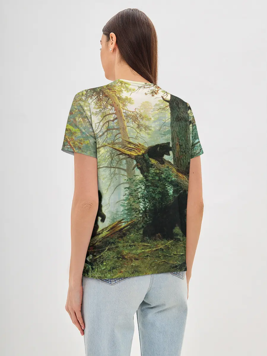 Женская базовая футболка / Утро в сосновом лесу