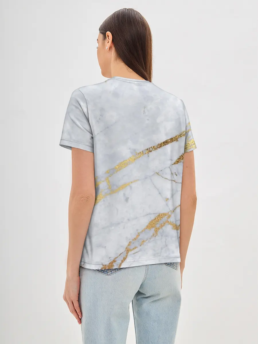 Женская базовая футболка / Золото на белом